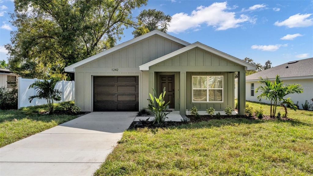 Photo of 1242 Dorothy Street, Lakeland, FL 33815 (MLS # L4953067)