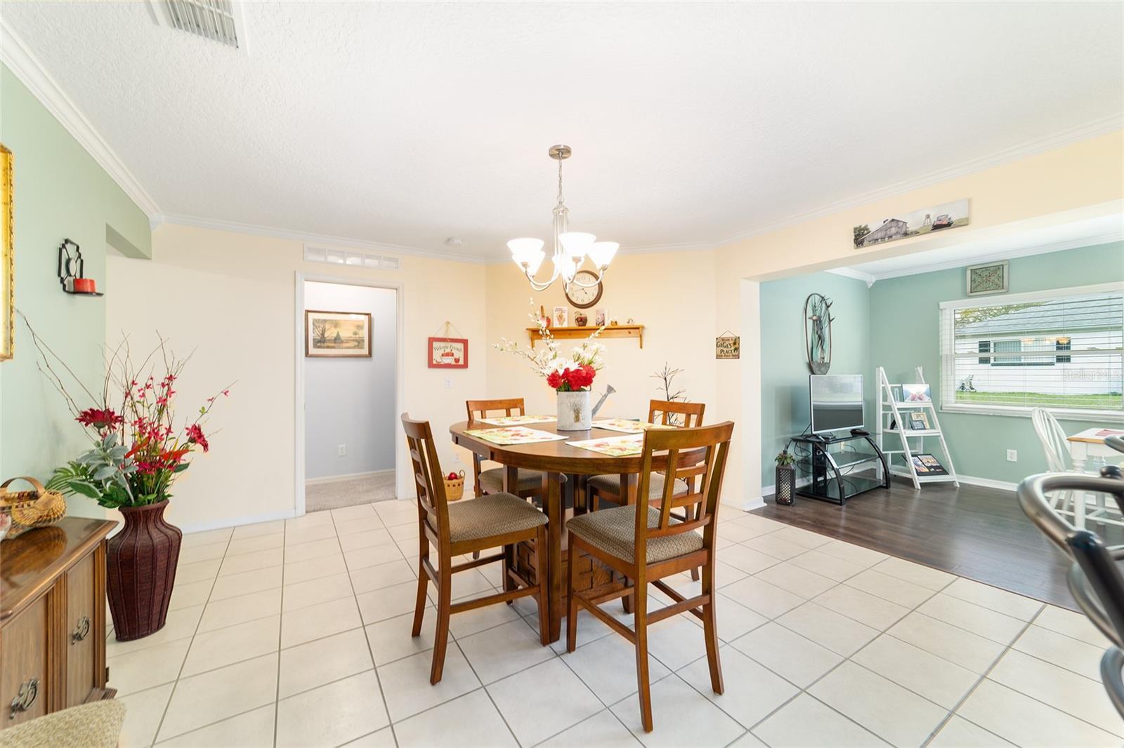 ON TOP OF THE WORLD - Residential