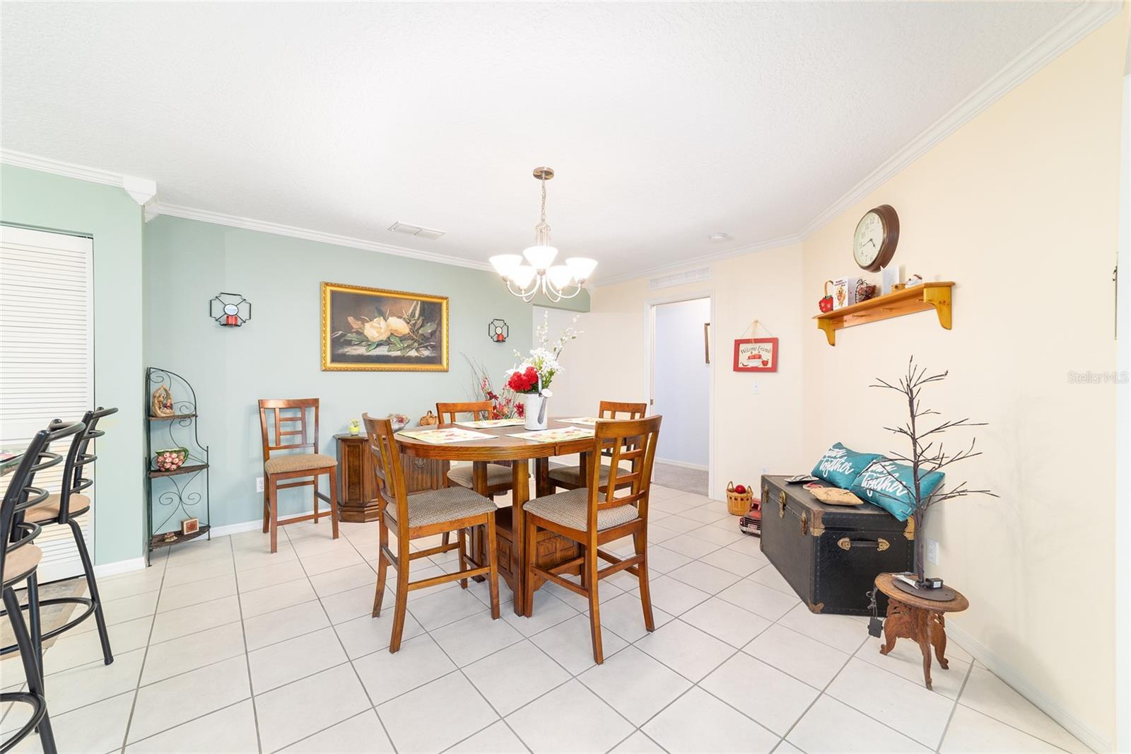 ON TOP OF THE WORLD - Residential