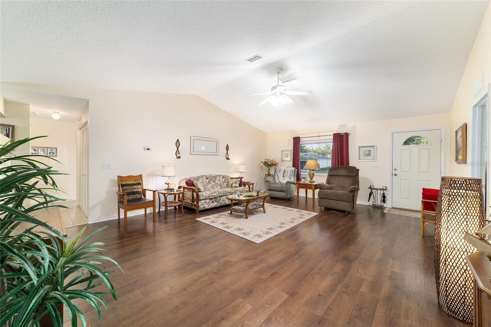 ON TOP OF THE WORLD - Residential