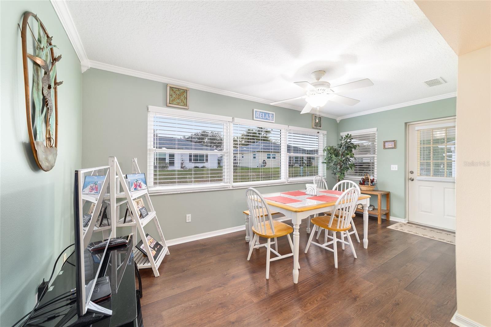 ON TOP OF THE WORLD - Residential