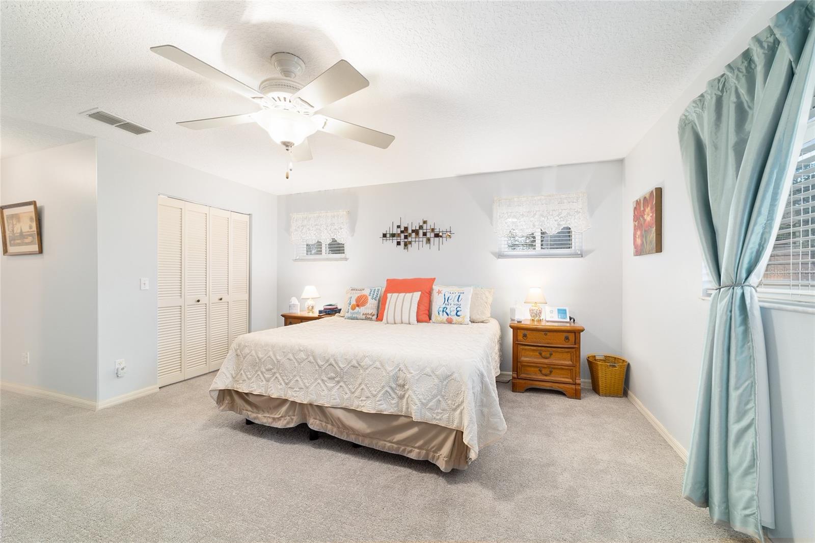 ON TOP OF THE WORLD - Residential