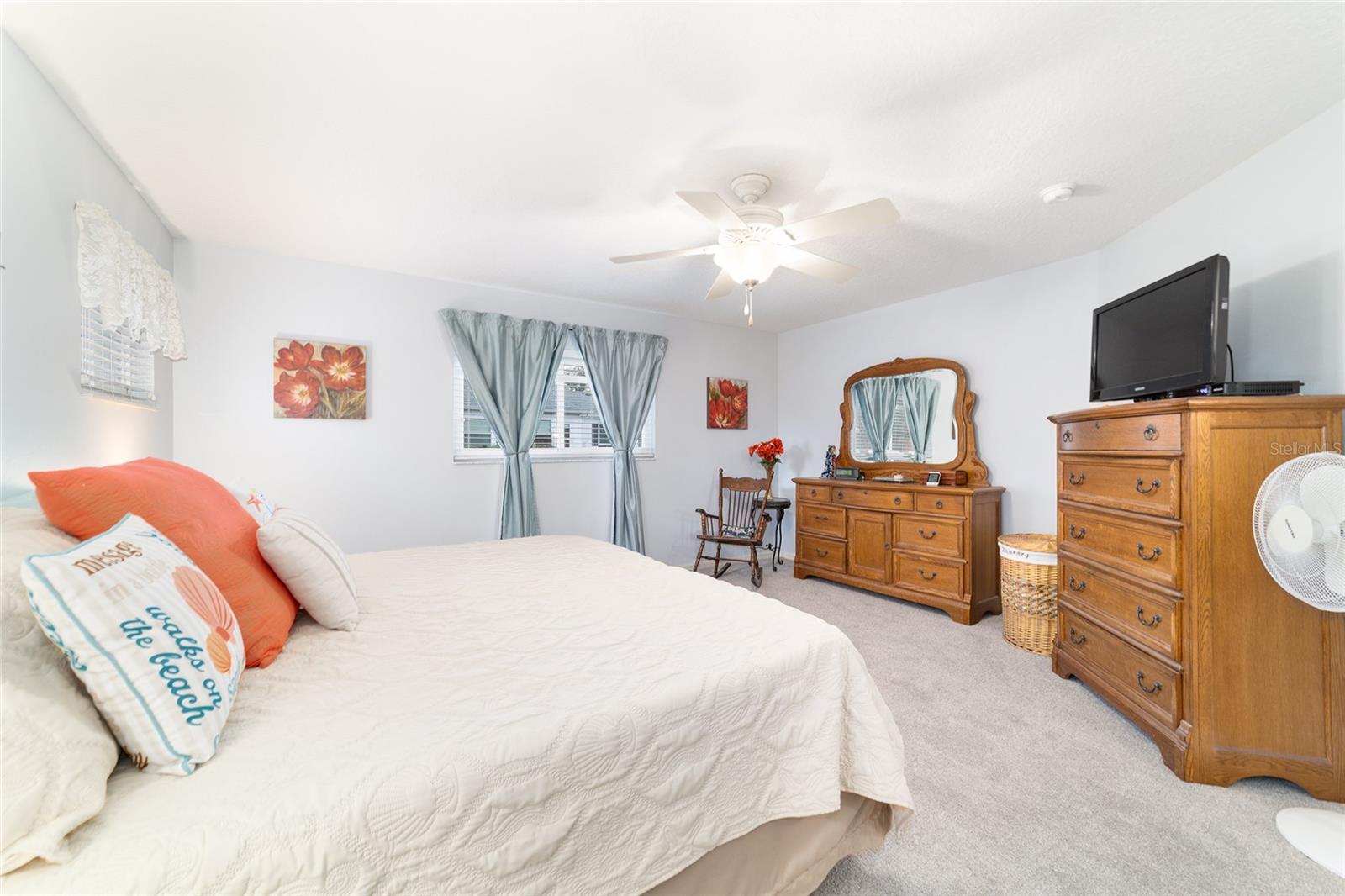 ON TOP OF THE WORLD - Residential