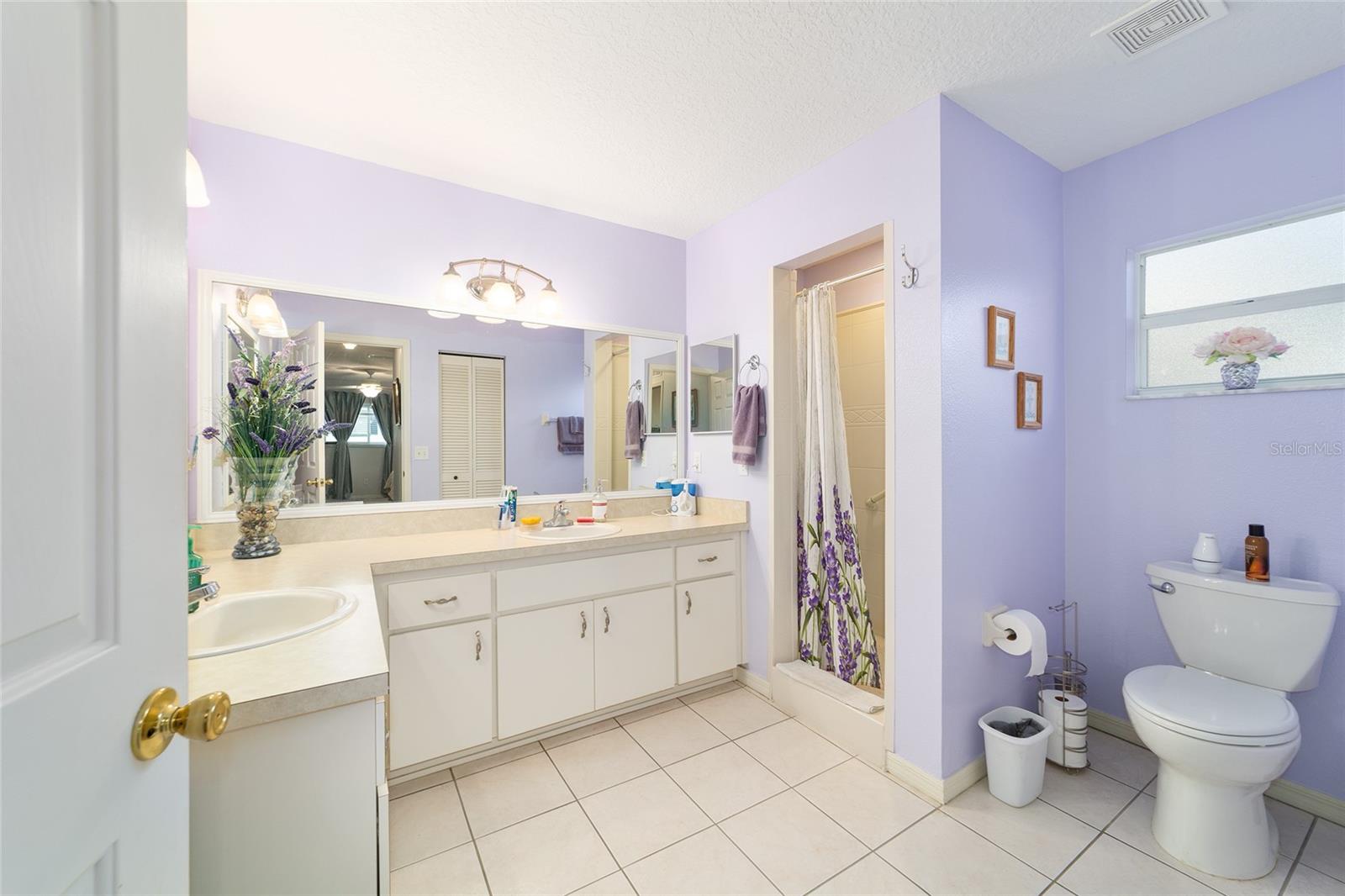 ON TOP OF THE WORLD - Residential