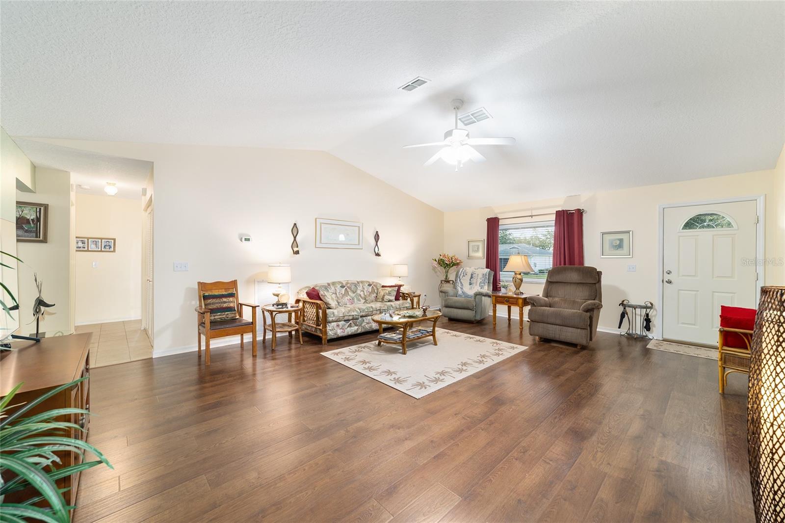 ON TOP OF THE WORLD - Residential