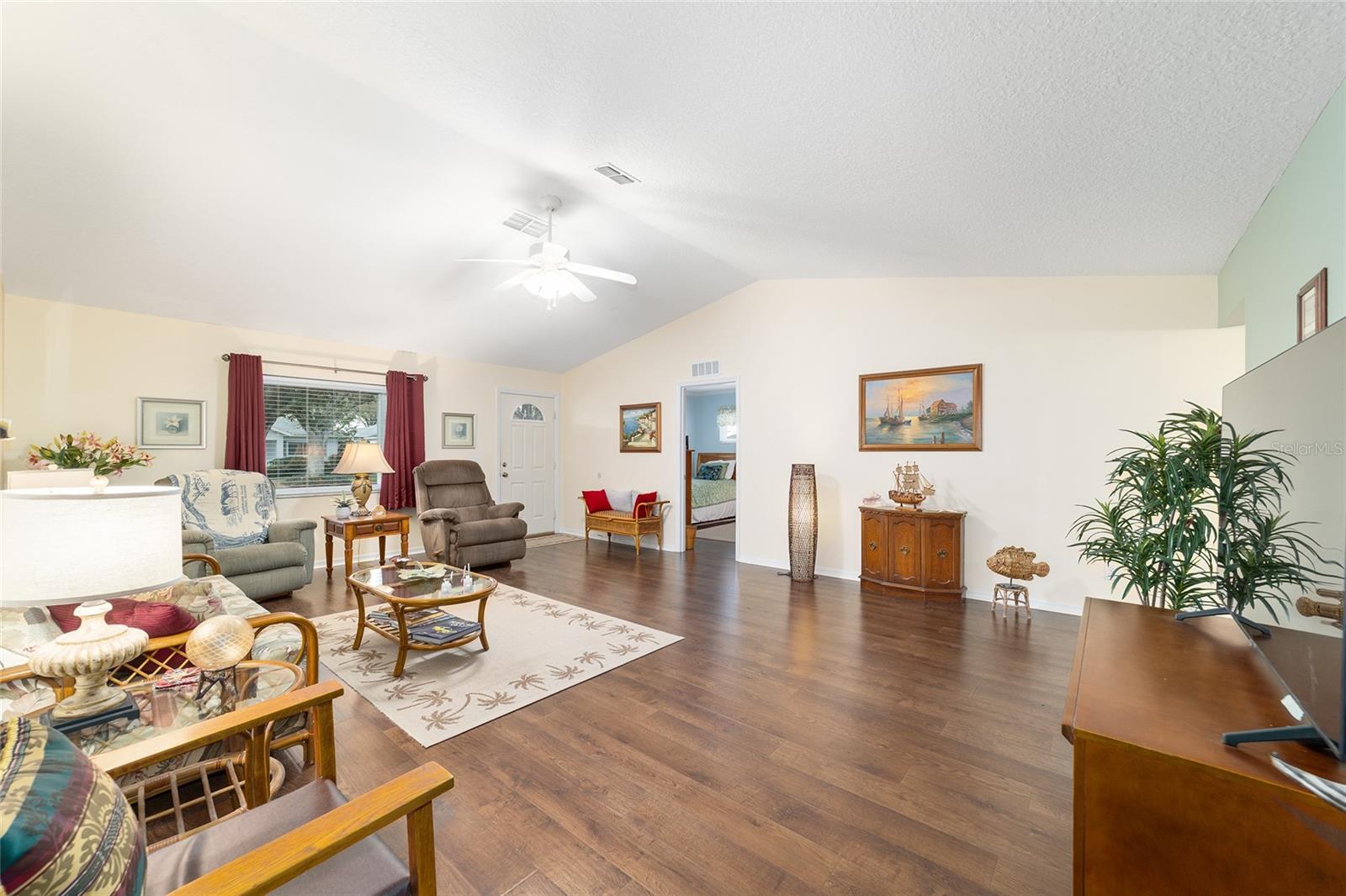 ON TOP OF THE WORLD - Residential