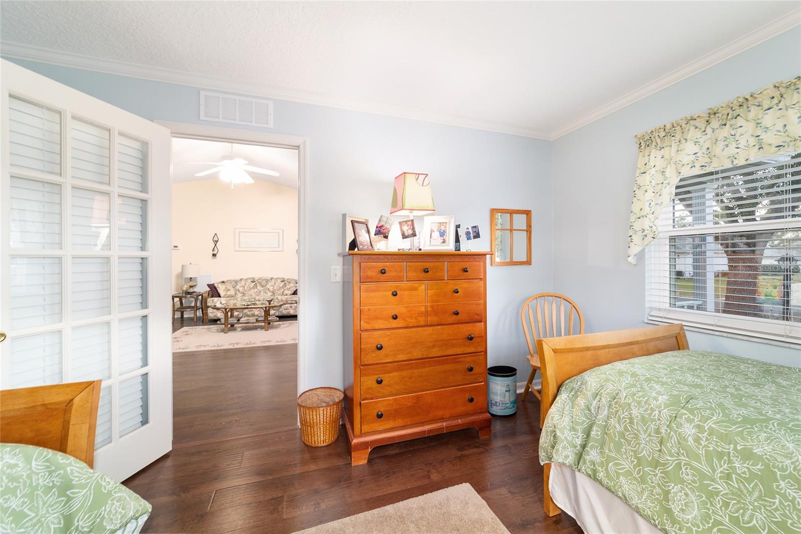 ON TOP OF THE WORLD - Residential