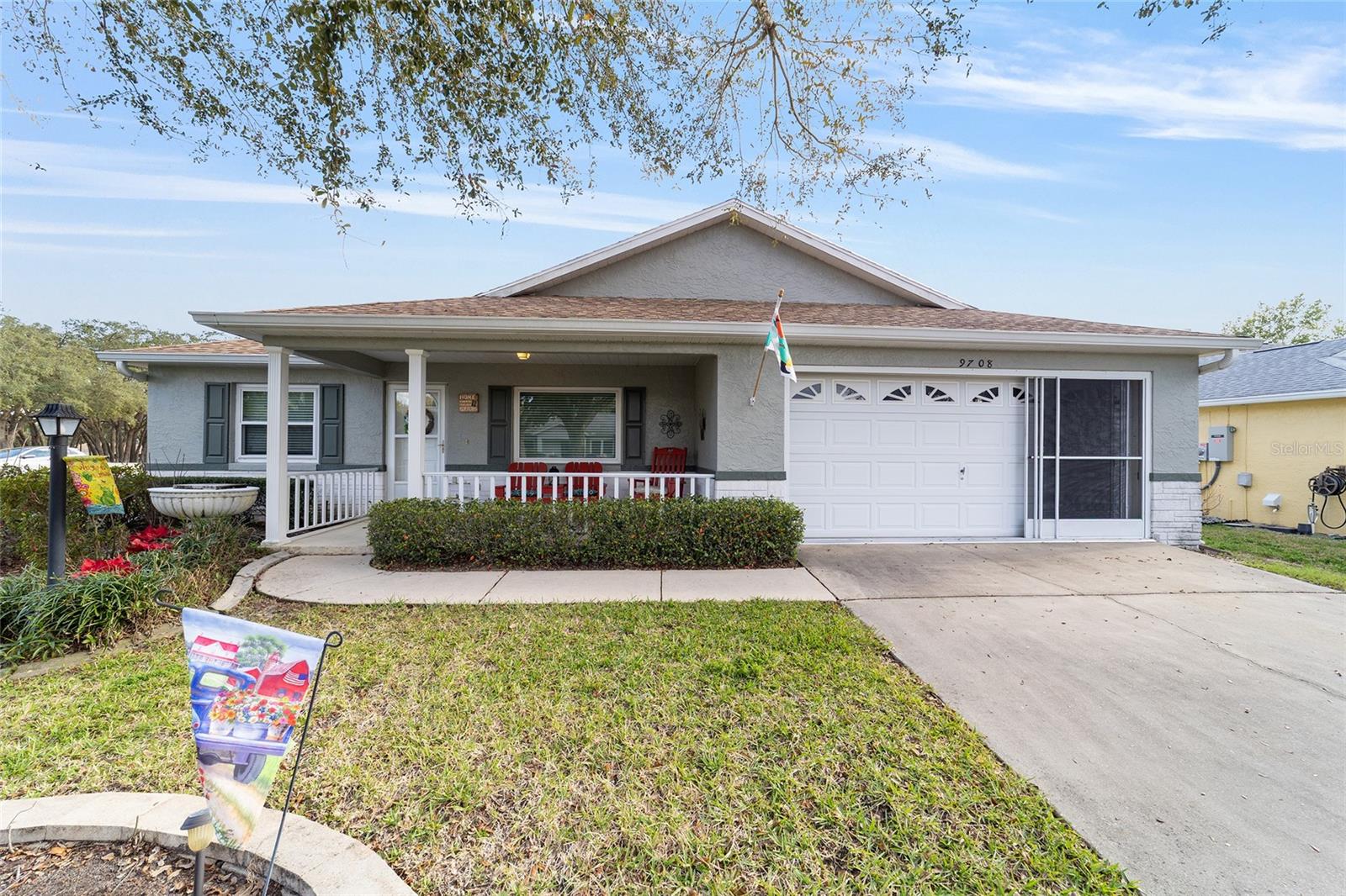 ON TOP OF THE WORLD - Residential