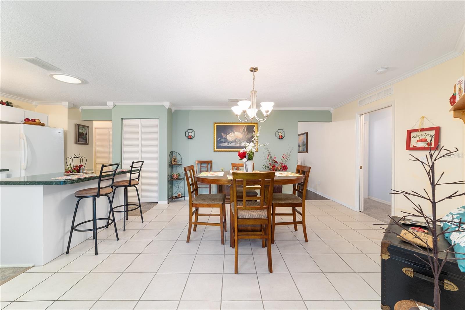 ON TOP OF THE WORLD - Residential