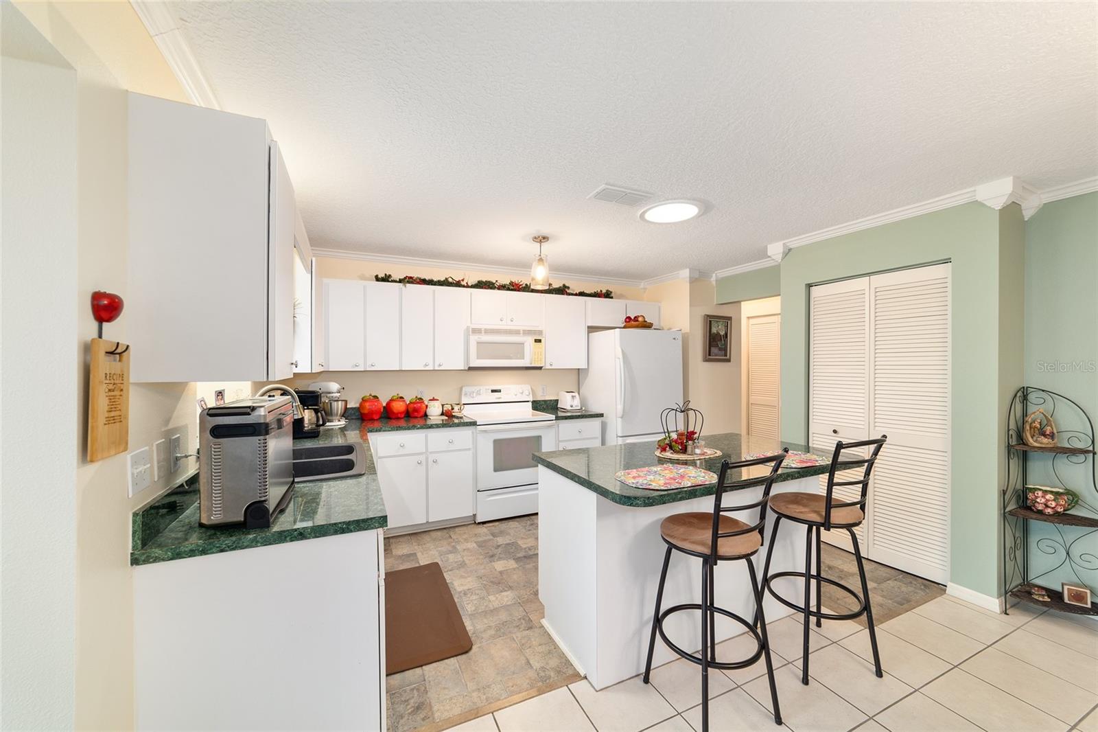 ON TOP OF THE WORLD - Residential