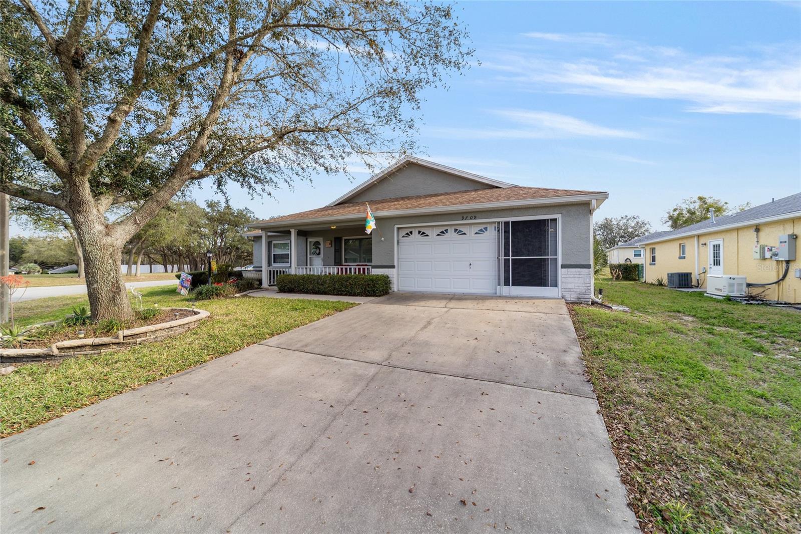 ON TOP OF THE WORLD - Residential