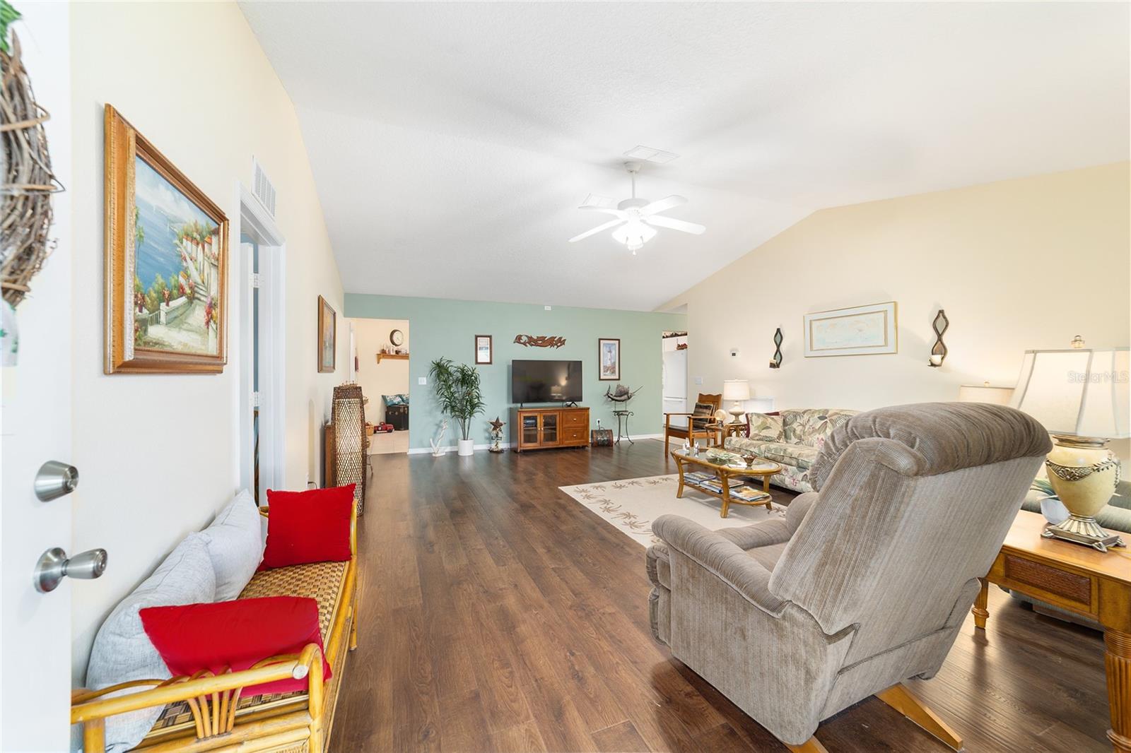 ON TOP OF THE WORLD - Residential