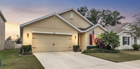 Photo of 9527 Sunstone Boulevard, Thonotosassa, FL 33592 (MLS # A4693567)