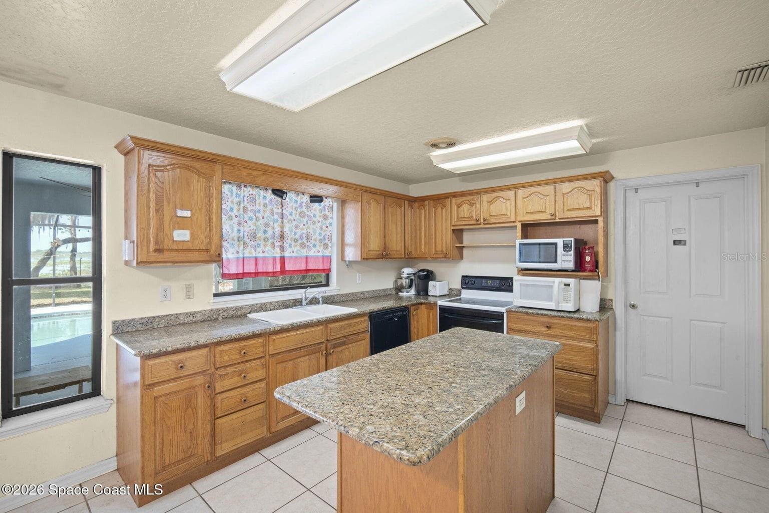 ACREAGE - Residential