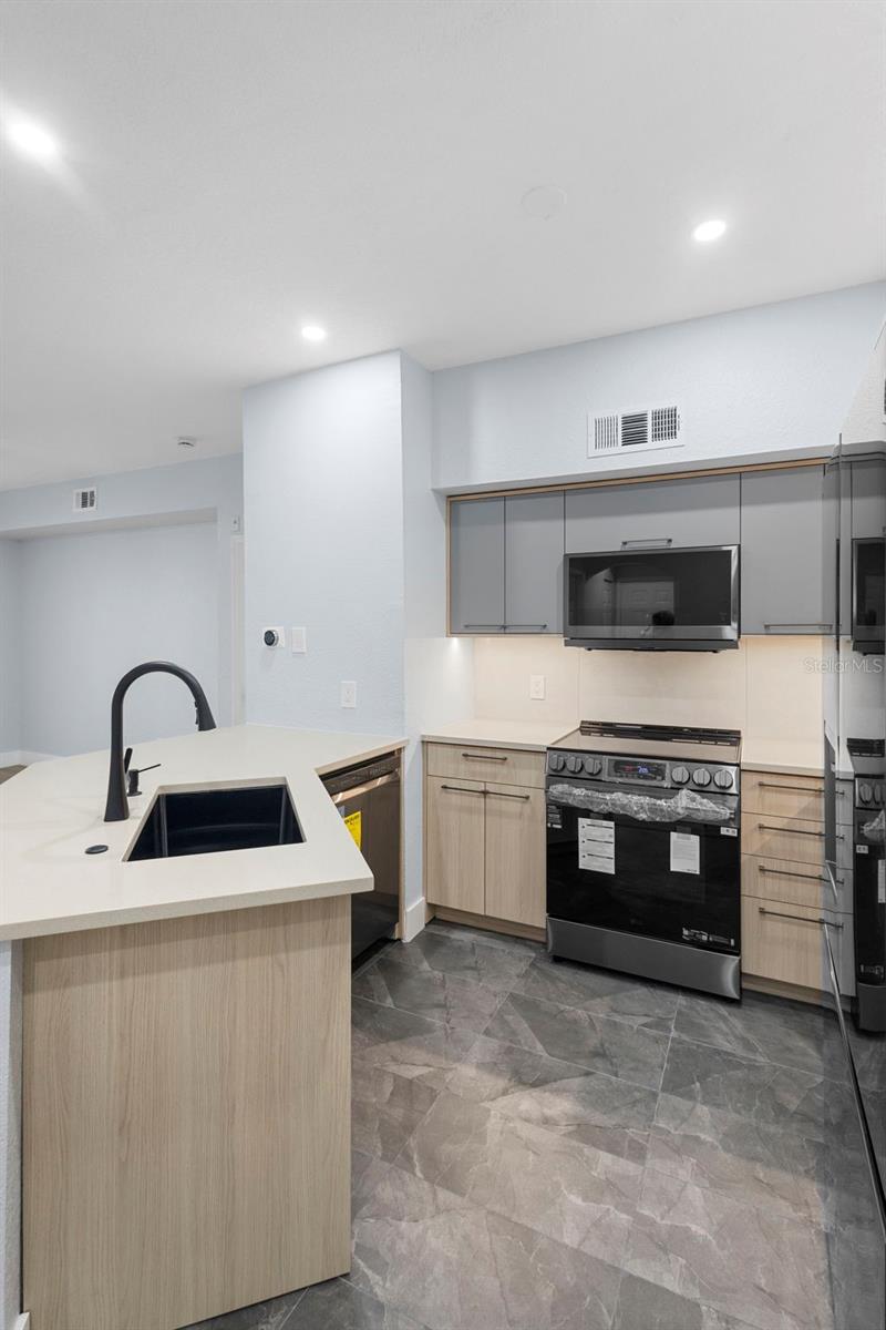 BONA VISTA CONDO - Residential Lease