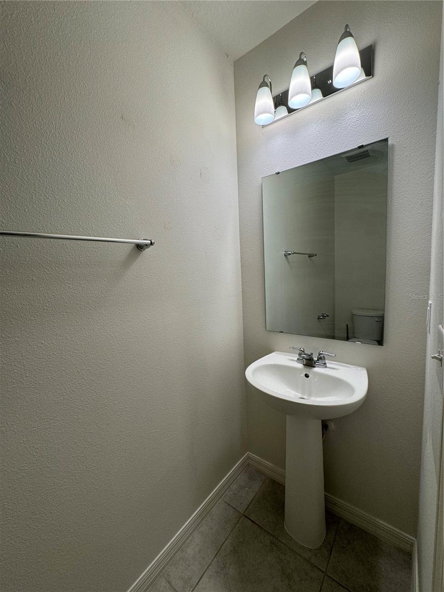 LANDINGS AT RIVERBEND - Residential Lease