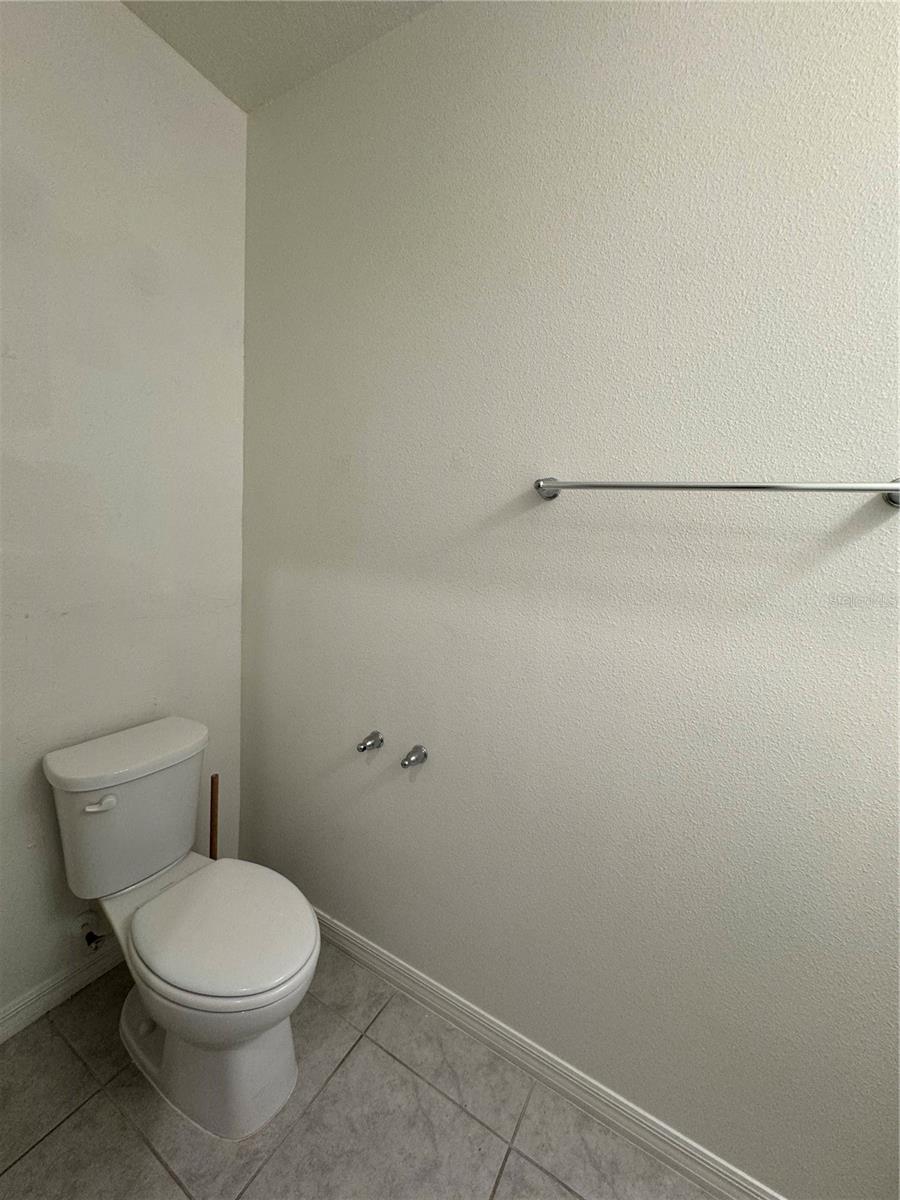 LANDINGS AT RIVERBEND - Residential Lease