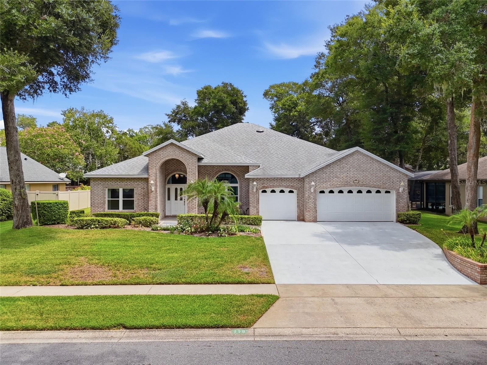 119 WINDING OAKS LANE