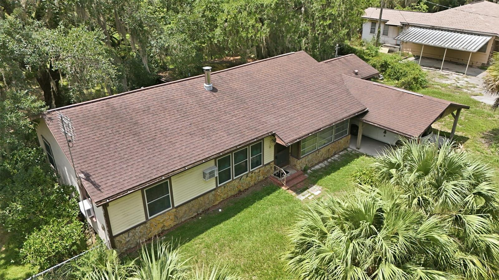 2104 SE LAKE WEIR AVENUE