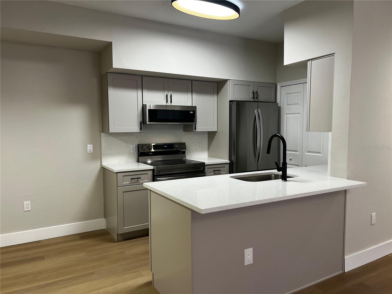 PLANTATION PARK PRIVATE RESIDENCE - Residential Lease