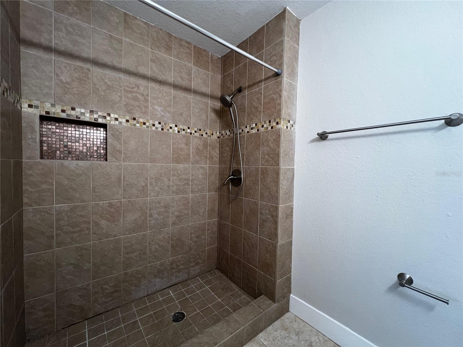PLANTATION PARK PRIVATE RESIDENCE - Residential Lease