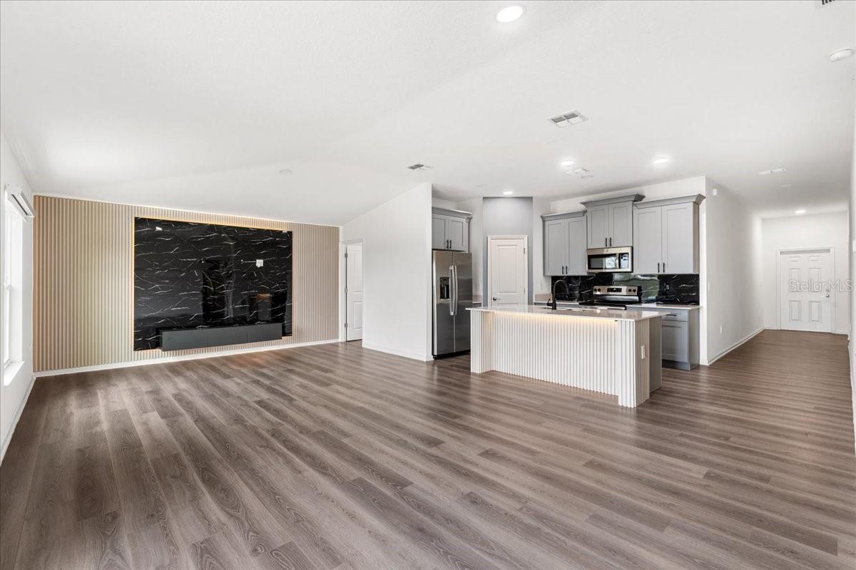 BELLEVUE AT ESTATES - Residential