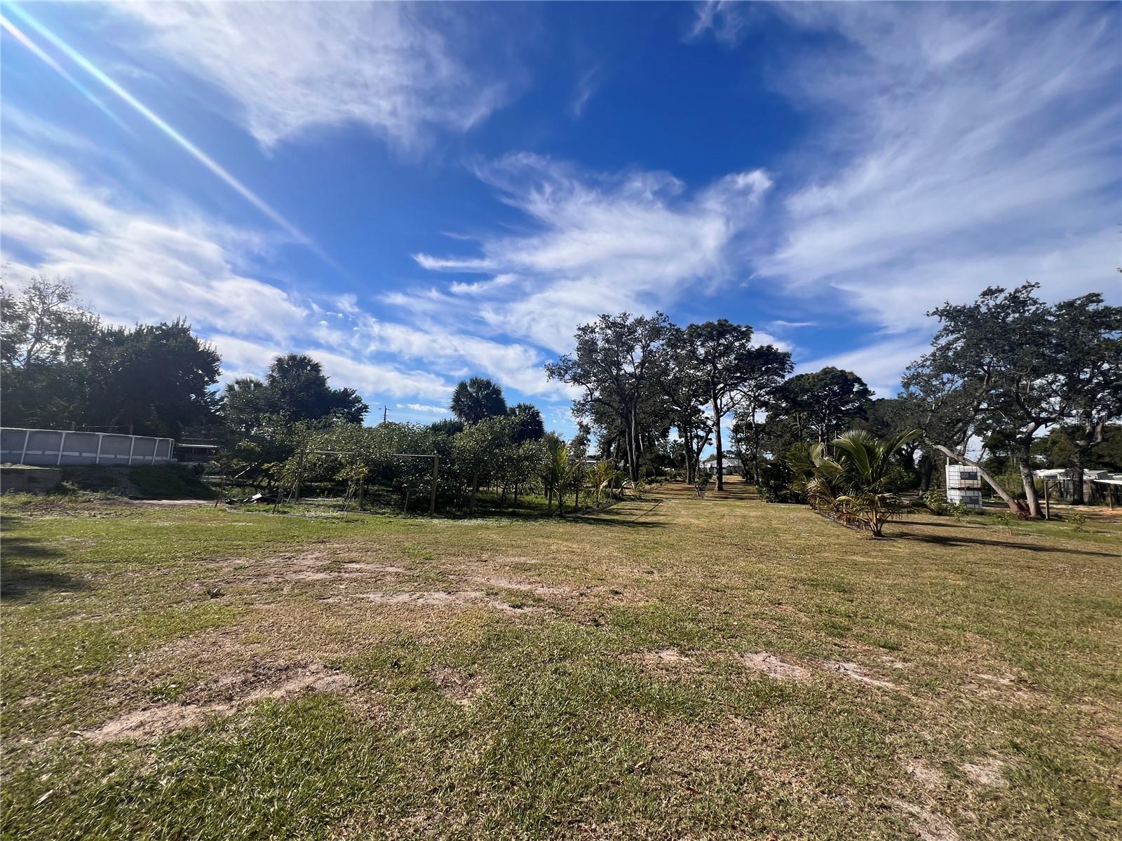 INDIAN RIVER ESTATES VILLAS UNREC PART OF LOT 4 AS - Residential