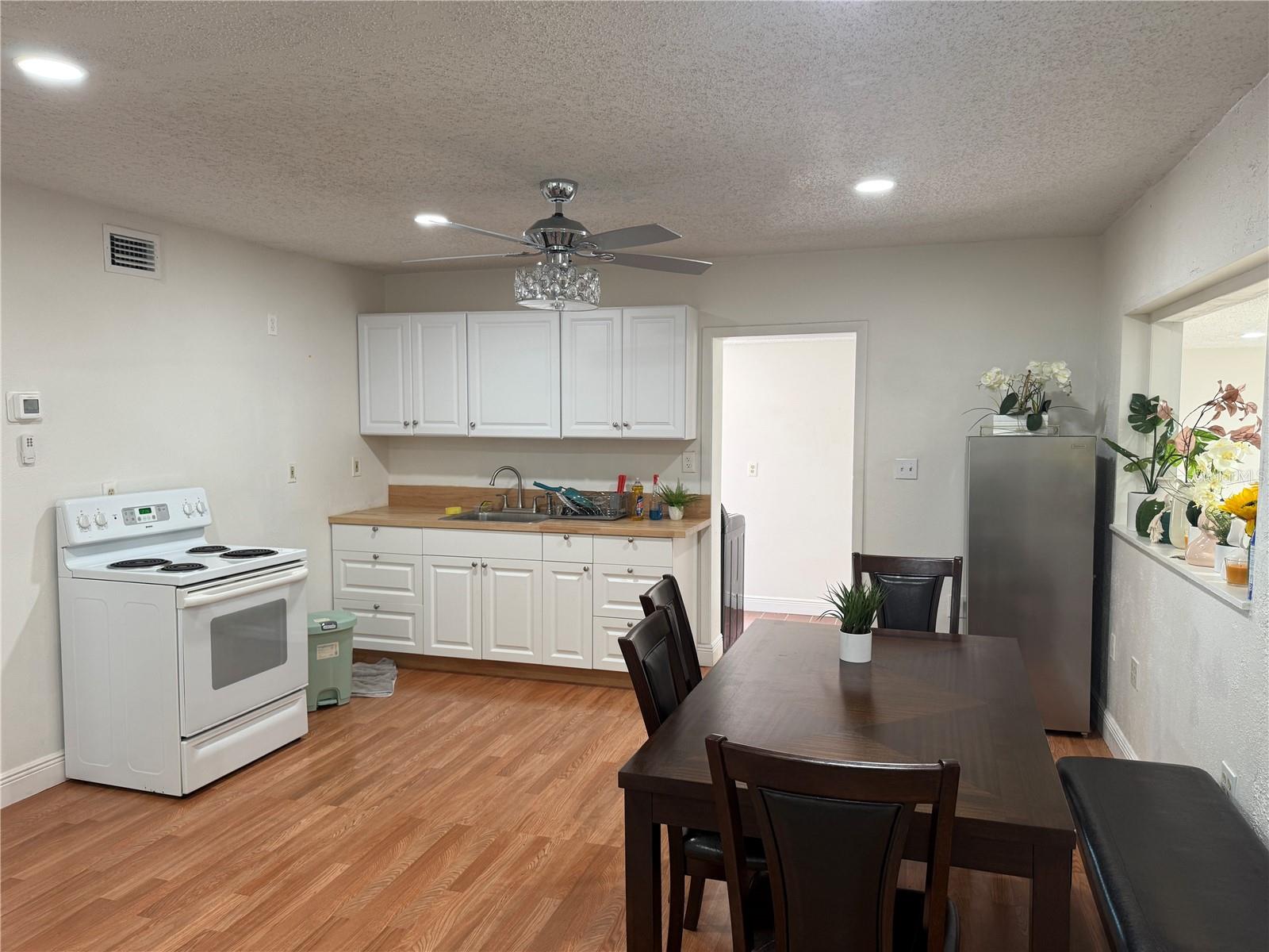 INDIAN RIVER ESTATES VILLAS UNREC PART OF LOT 4 AS - Residential