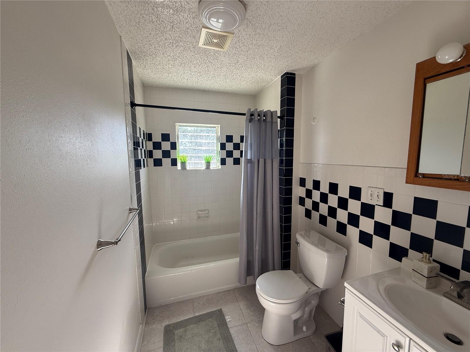 INDIAN RIVER ESTATES VILLAS UNREC PART OF LOT 4 AS - Residential