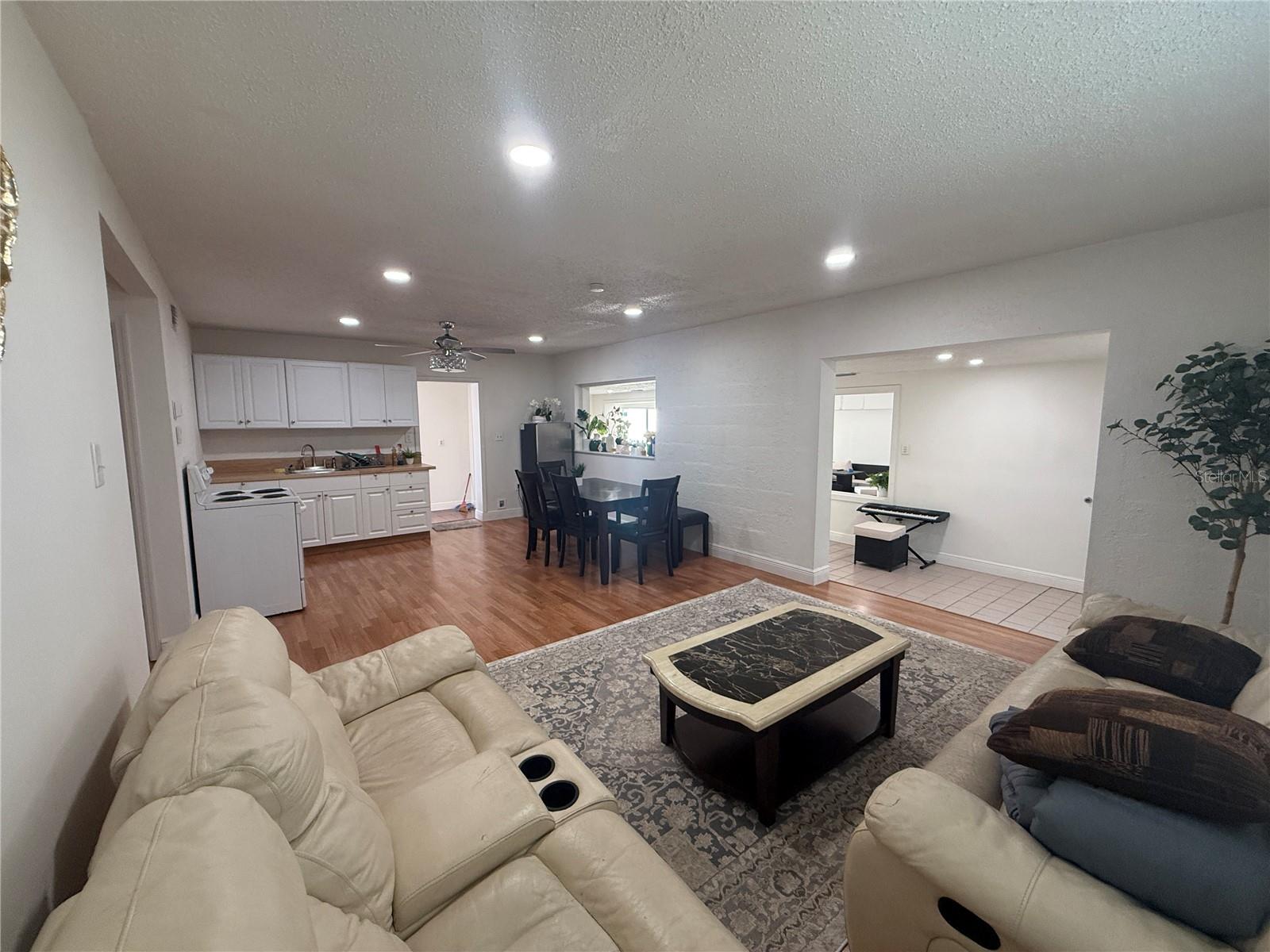 INDIAN RIVER ESTATES VILLAS UNREC PART OF LOT 4 AS - Residential