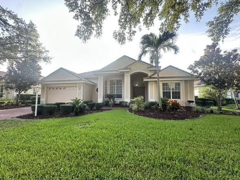 Photo of 6311 Thorndon Circle, Bradenton, FL 34201 (MLS # A4700145)