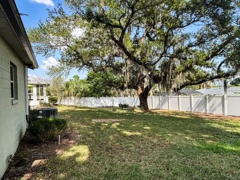 Tiny photo for 121 E Pine St, Howey In The Hills, FL 34737 (MLS # G5112224)