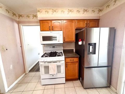 Tiny photo for 121 E Pine St, Howey In The Hills, FL 34737 (MLS # G5112224)