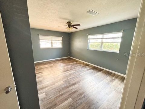 Tiny photo for 121 E Pine St, Howey In The Hills, FL 34737 (MLS # G5112224)