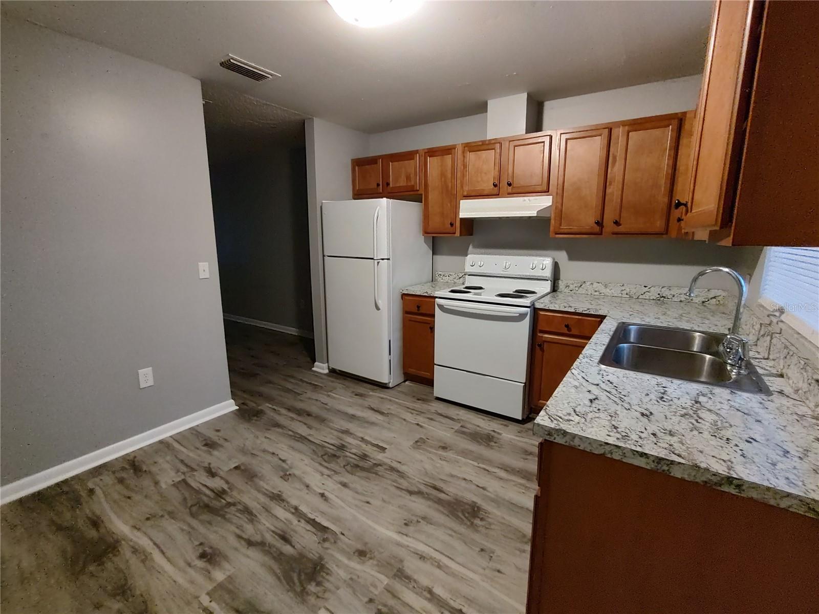 EDWARDS NEWTOWN ADD/LEESBURG - Residential Lease