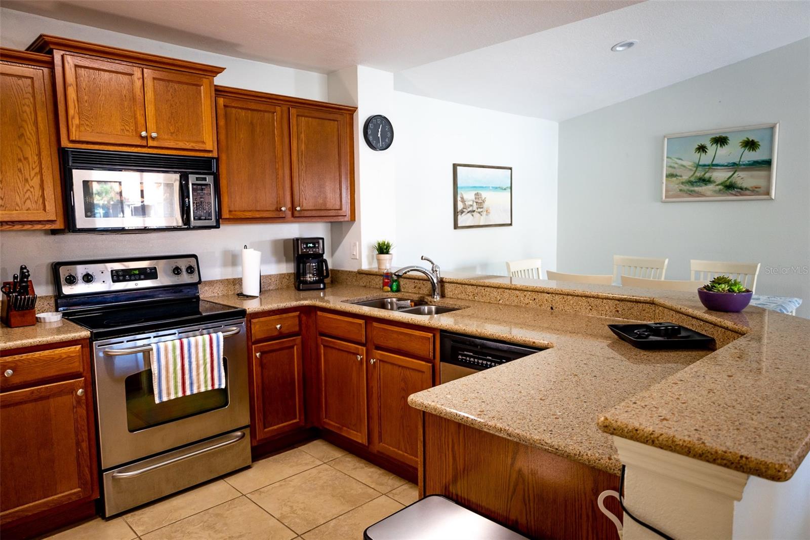 VINTAGE GRAND - Residential Lease