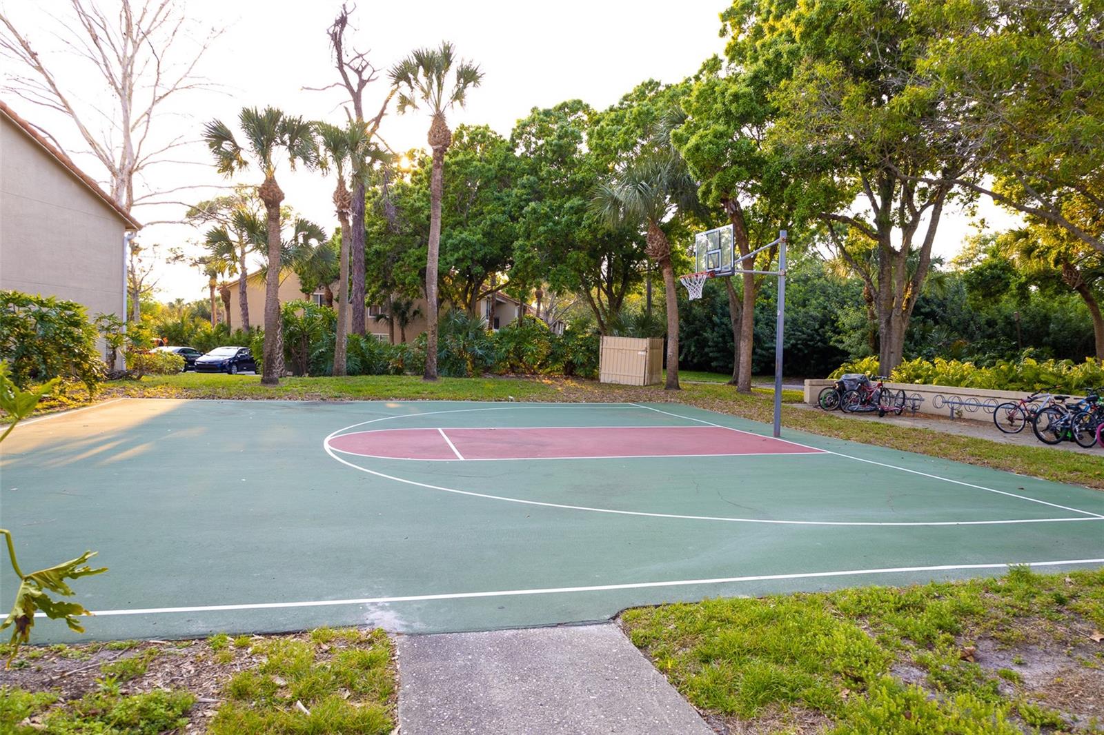 VINTAGE GRAND - Residential Lease