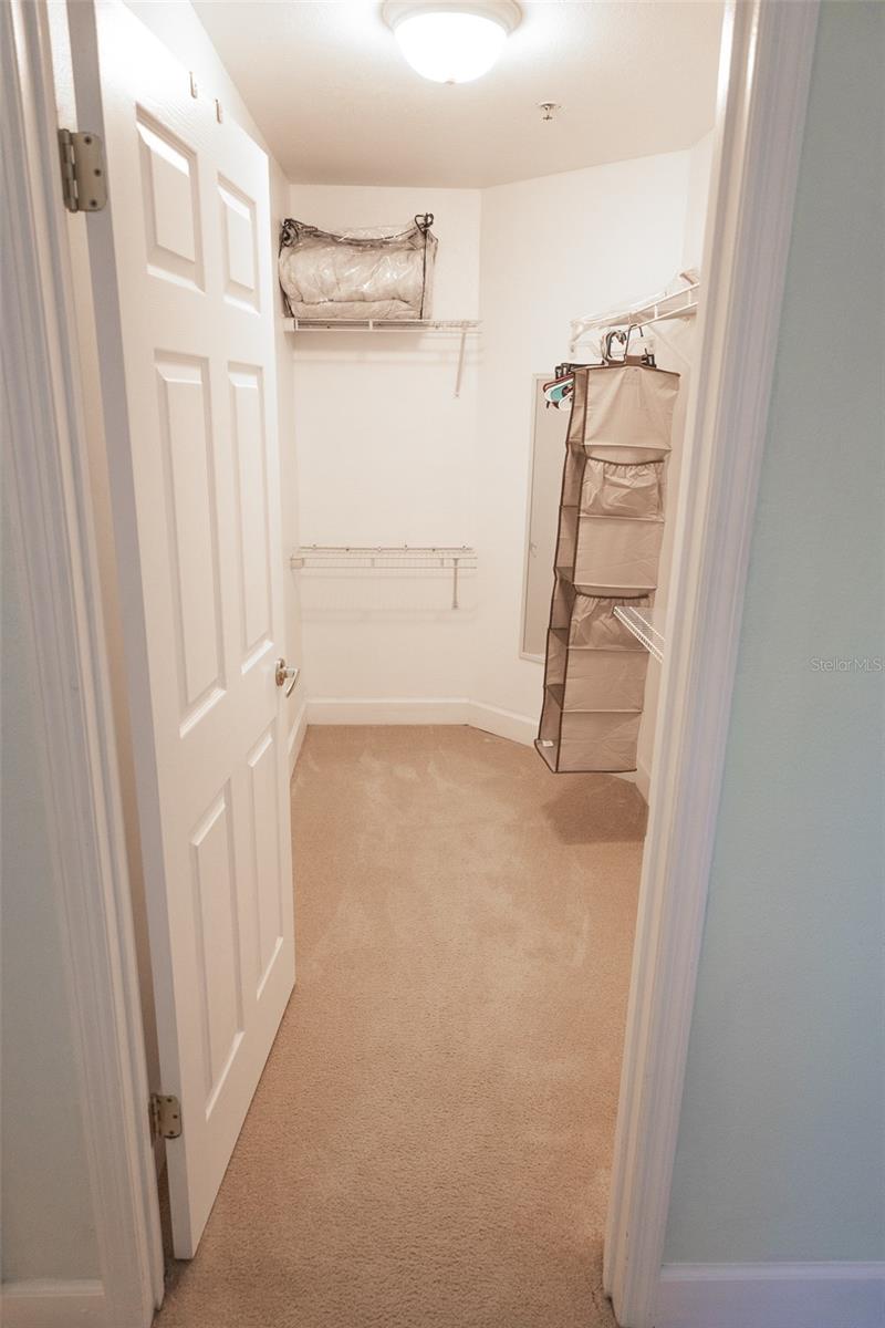 VINTAGE GRAND - Residential Lease