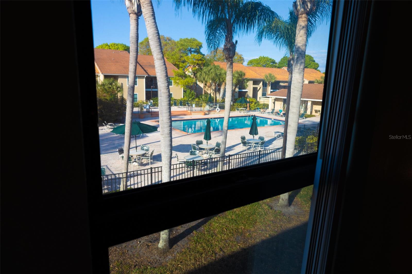VINTAGE GRAND - Residential Lease