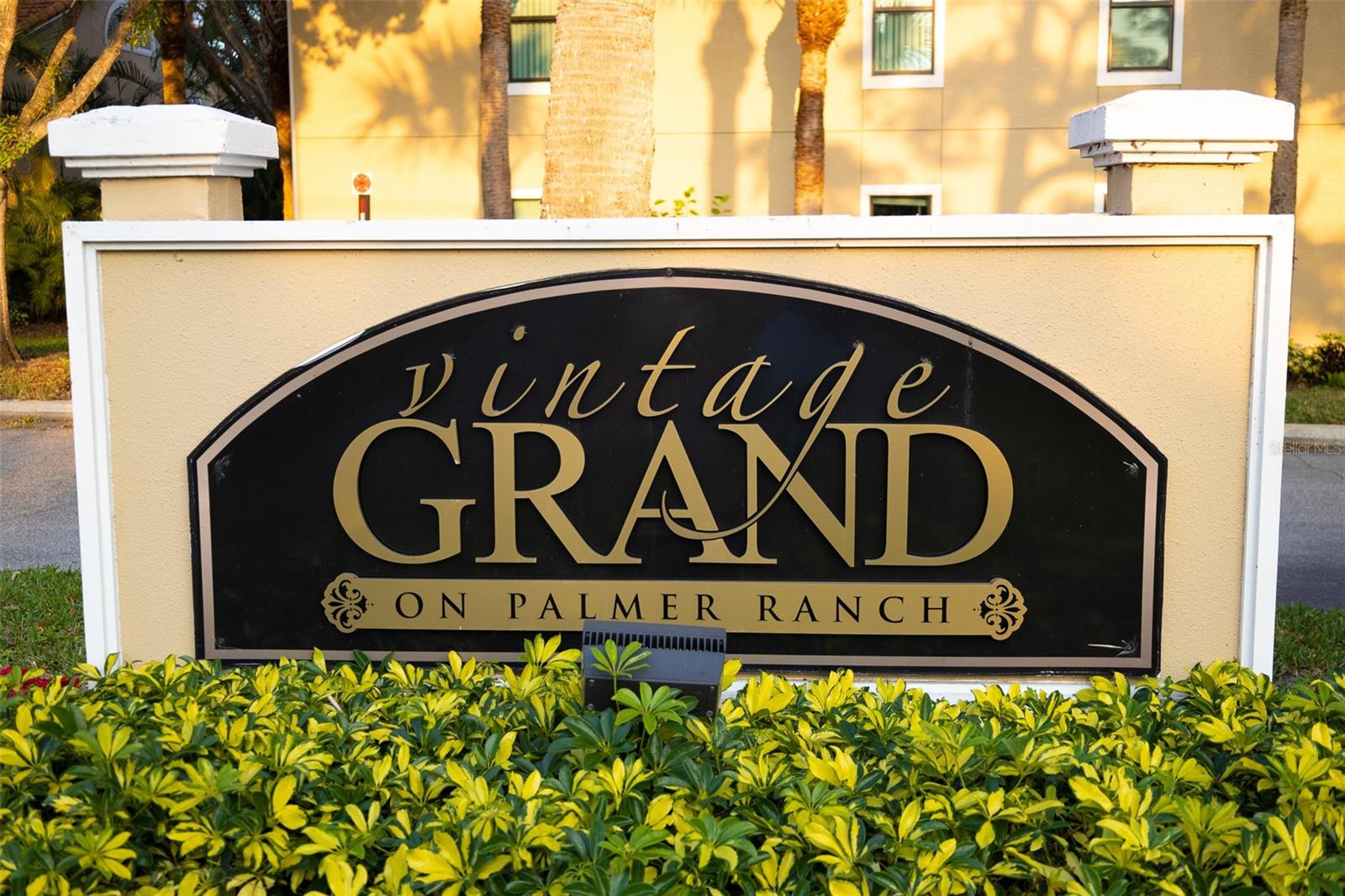 VINTAGE GRAND - Residential Lease