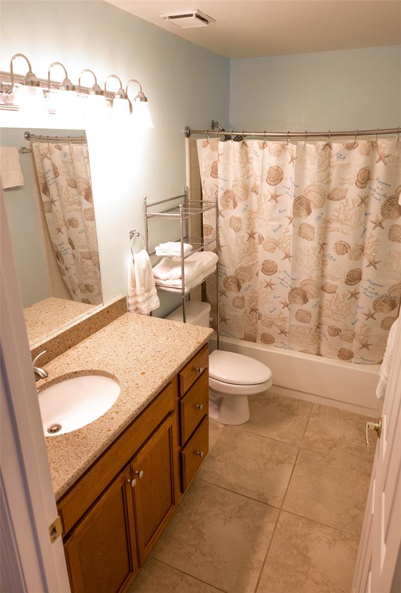 VINTAGE GRAND - Residential Lease