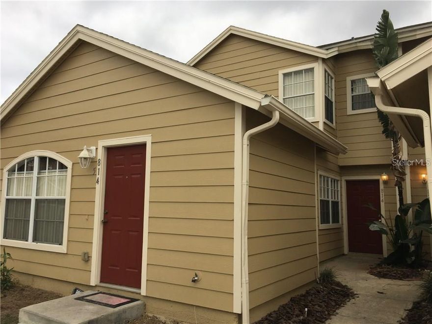 Located in the Bimini Bay community with nearby playground and neighborhood amenities. Convenient access to Hwy 27, shopping, dining, and major attractions in the Davenport and Orlando areas.  Perfect for residents seeking a well-maintained townhome near Disney.  Updated 3 comfortable bedrooms designed to accommodate family, guests, or a home office. 2 full bathrooms with practical layouts to serve the entire household.  All appliances included in the unit. This unit has 2 parking spaces in front the unit.  

?