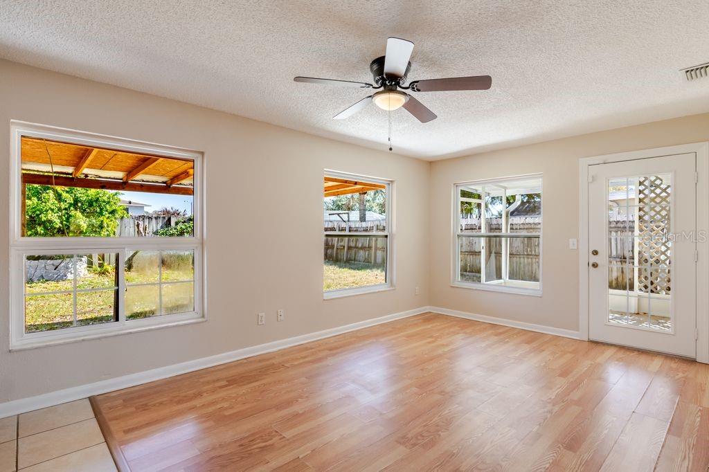 HARBOR PALMS-UNIT FIVE - Residential