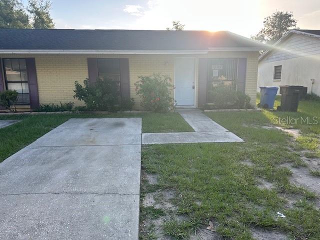 Very nice clean open fully equipped kitchen. Screen porch water and lawn care is included. Convenient location close to major roads shopping and restaurants. Minutes from 1-4. Quiet area at the end off the st. Call Barb for details.