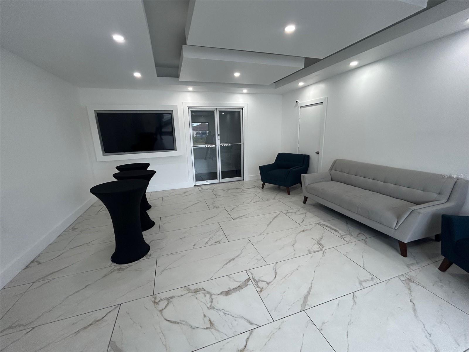 IRLO O BRONSONS SUB - Commercial Lease