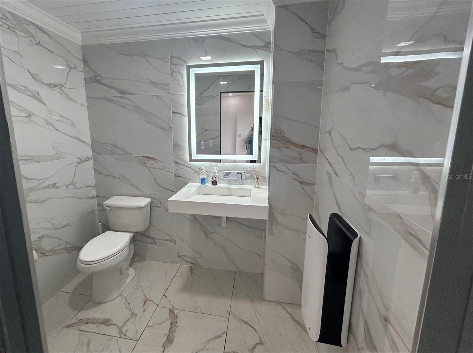 IRLO O BRONSONS SUB - Commercial Lease