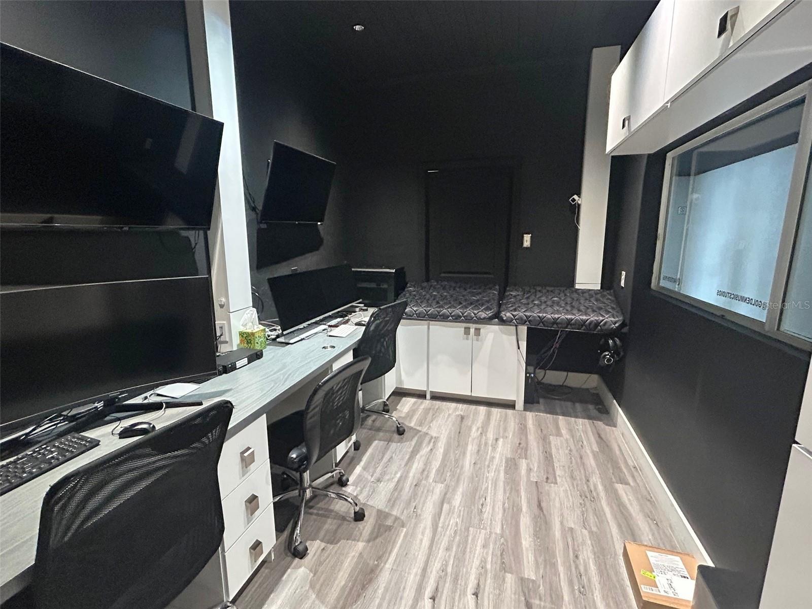 IRLO O BRONSONS SUB - Commercial Lease