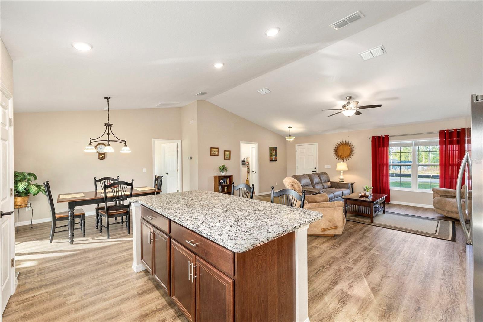 MARION OAKS - Residential