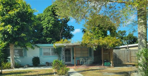 Photo of 9482 Crestview Street, Seminole, FL 33772 (MLS # TB8448671)