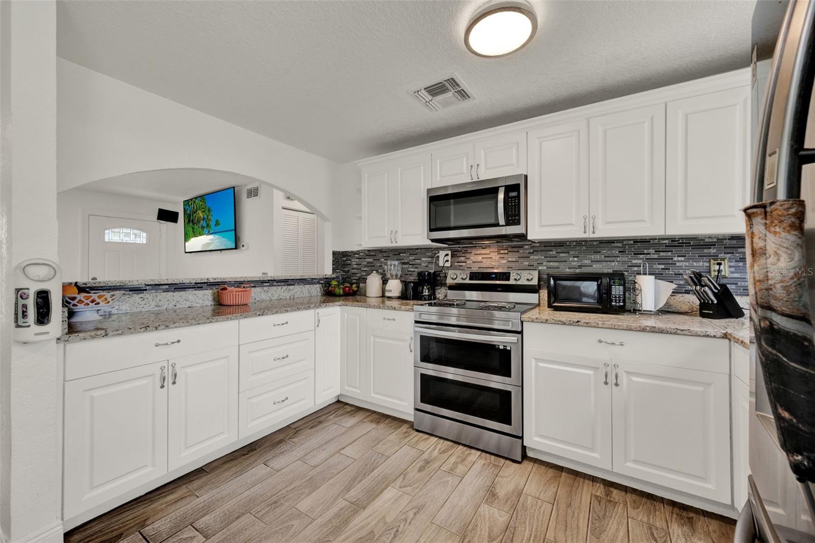 7807 PINE HAWK LANE